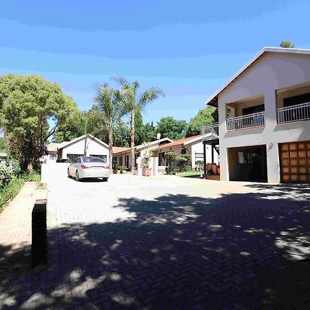 Acacia Grove Guest House Johannesburgo Exterior foto