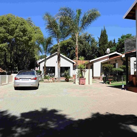 Acacia Grove Guest House Johannesburgo Exterior foto