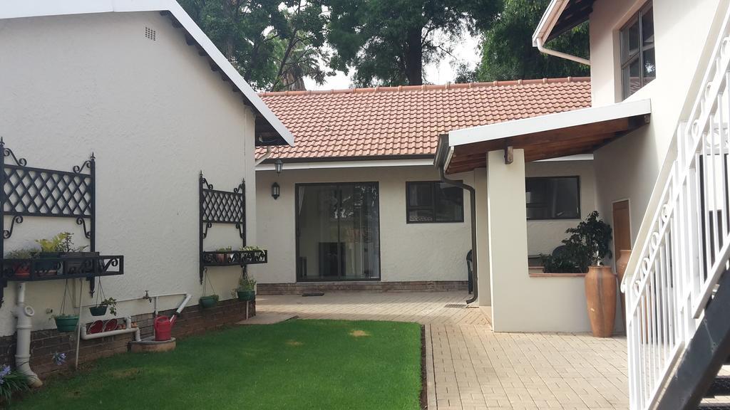 Acacia Grove Guest House Johannesburgo Exterior foto