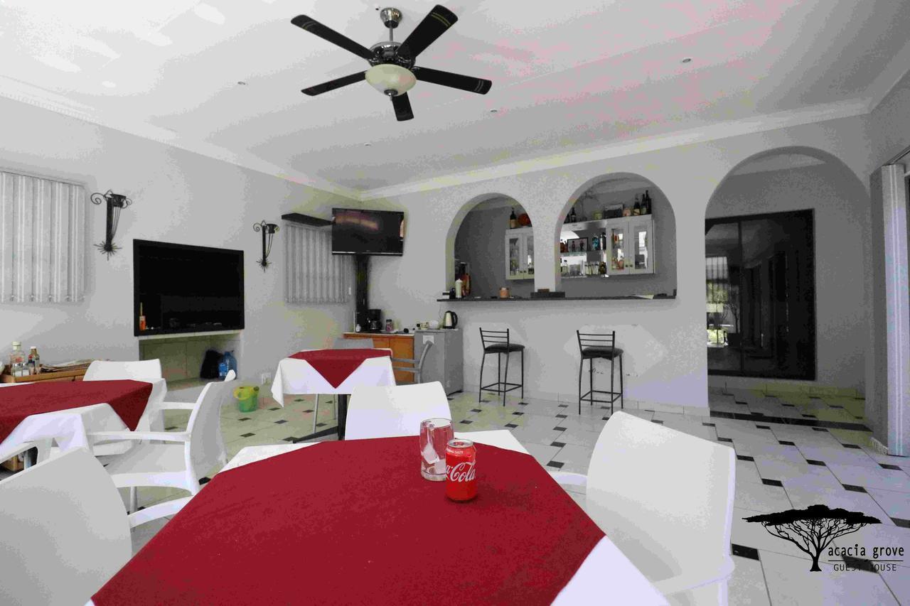 Acacia Grove Guest House Johannesburgo Exterior foto